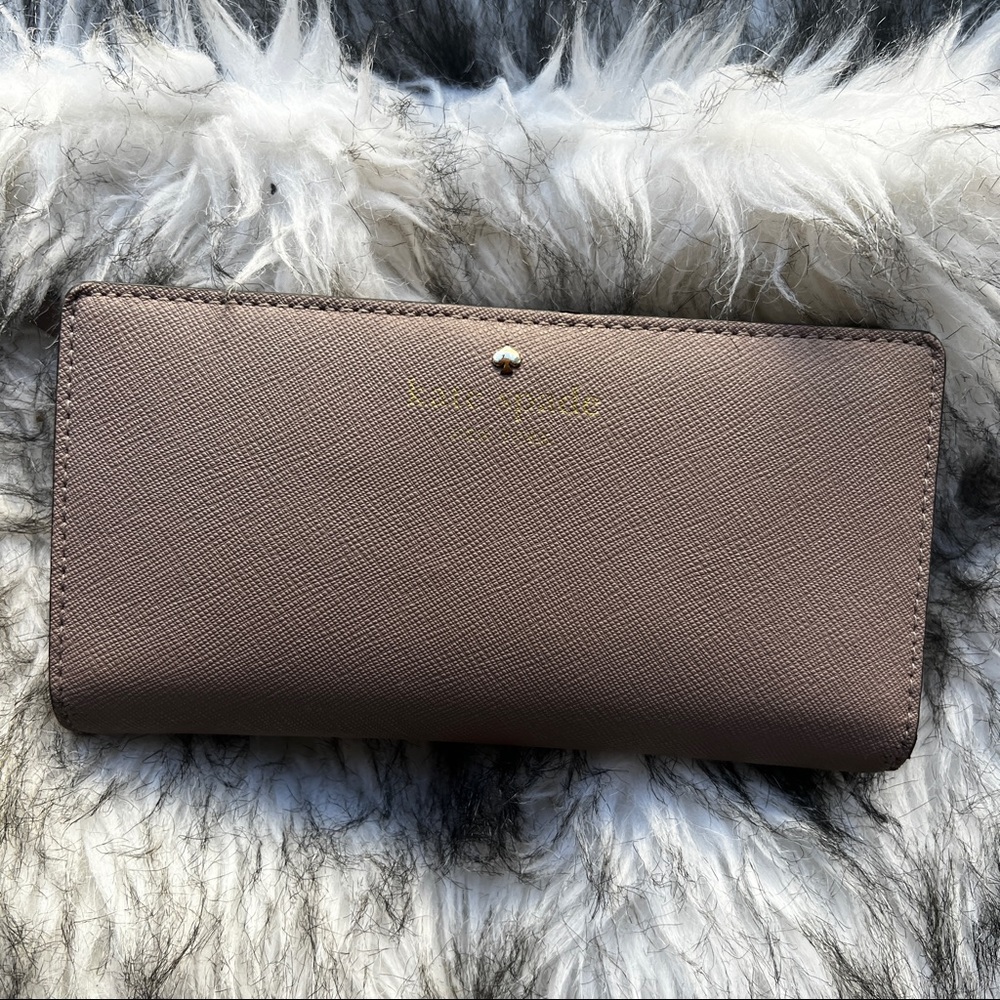 Kate Spade Cedar Street Stacy Bi-Fold Wallet